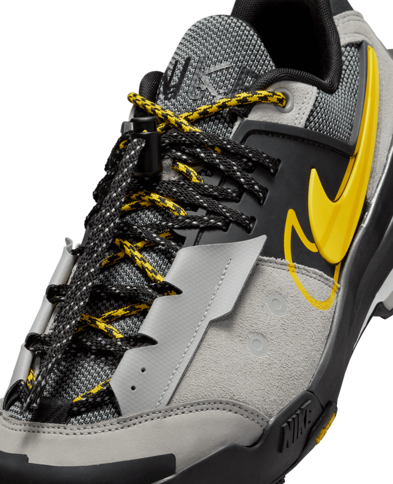 Nike Zegamadome x Sacai (Matte Silver/Tour Yellow-Black)